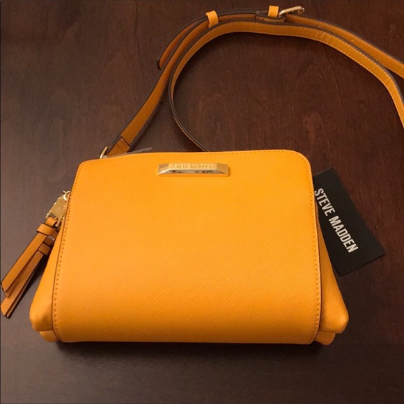 Steve Madden Handbags - Steve Madden Blannis Crossbody Bag